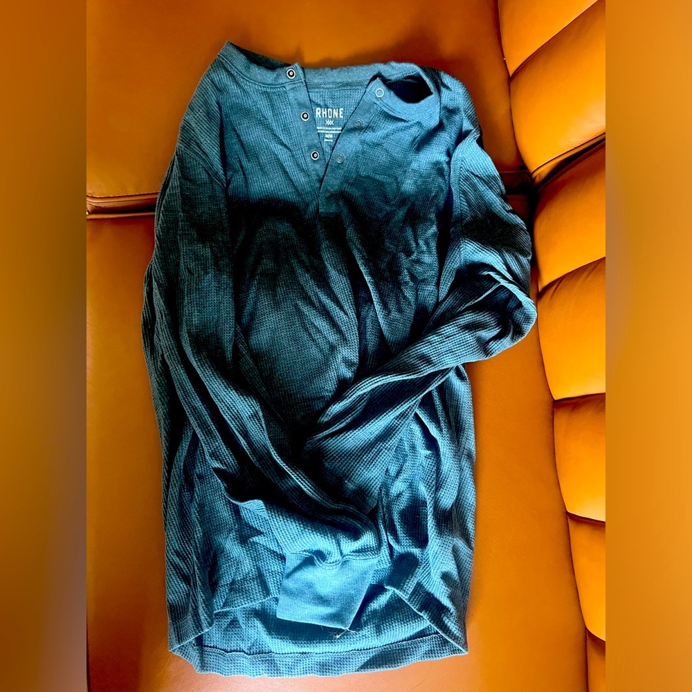 Rhone Blue Henley Like New